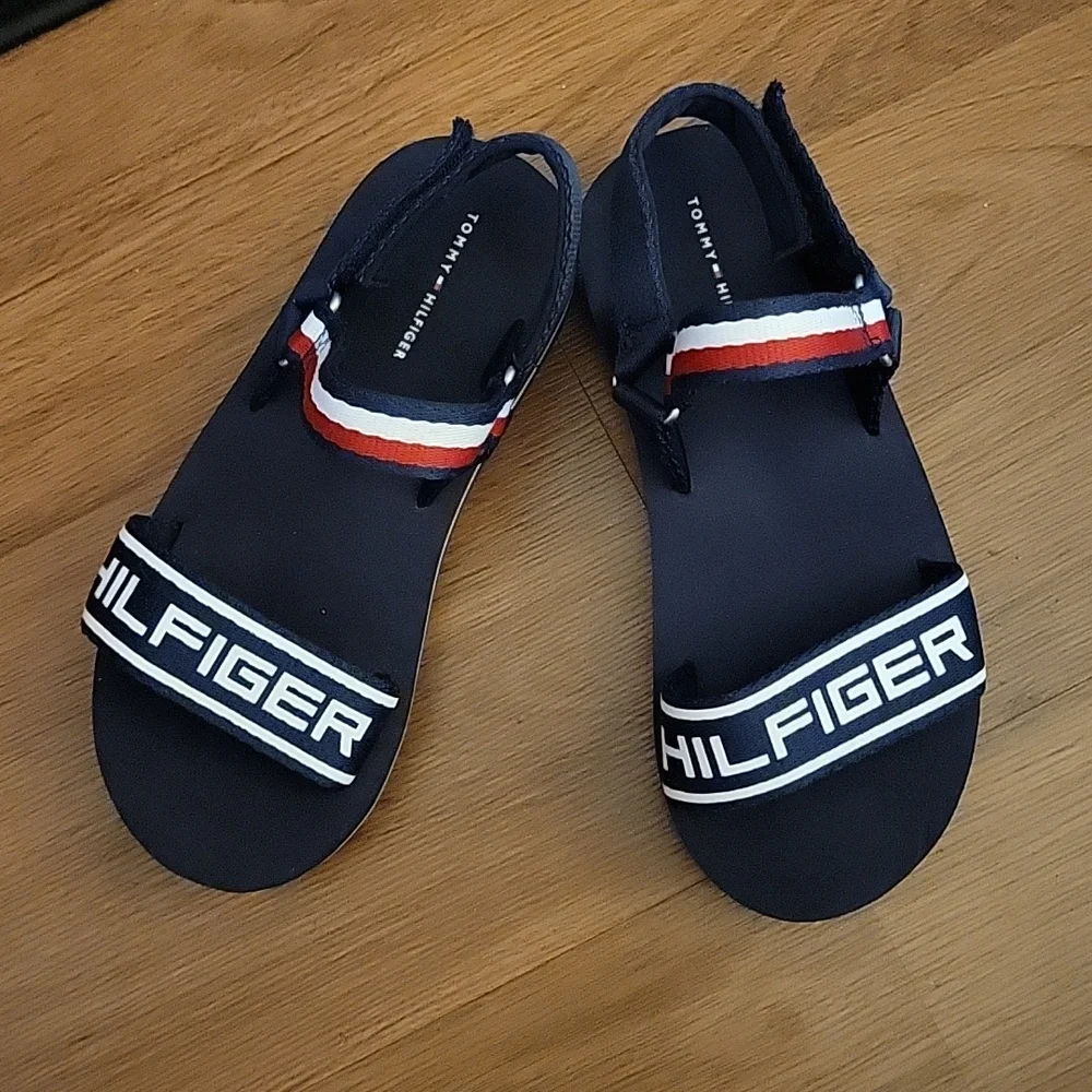 Tommy Hilfiger red white blue sandals velcro strap rubber grip sole girl 4M EUC…
